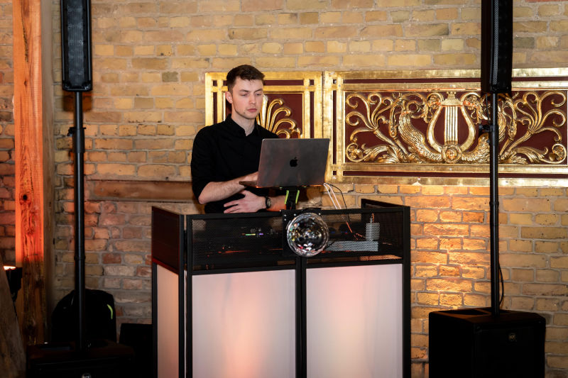 dj setup gut sarnow scheune
